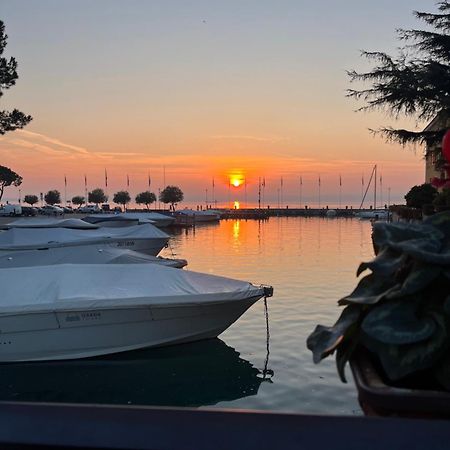 Porto Valentino 2 Apartment Sirmione Exterior photo