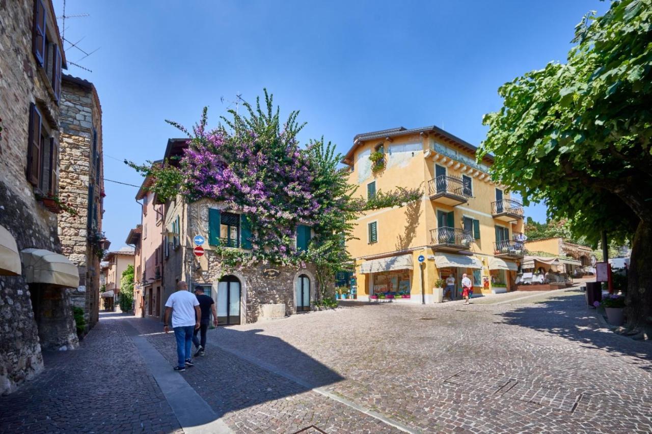Porto Valentino 2 Apartment Sirmione Exterior photo